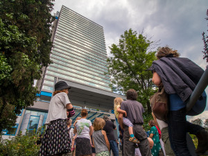 Nehandlujte. Řešte! Před Krajským úřadem demonstrovali odpůrci Turówa, přišlo jich jen pár