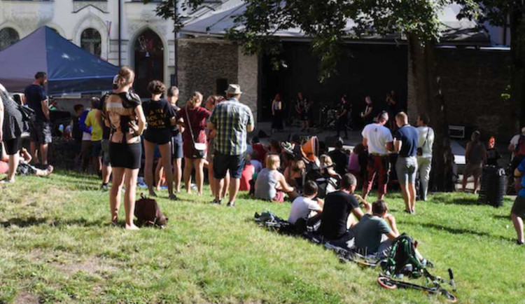 Letní scéna v Jablonci ožívá. První koncert obstará Big Band Železný Brod