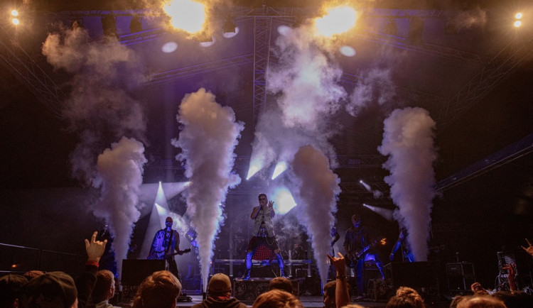 Spojujeme kvalitní rockovou hudbu a přátelskou atmosféru, říká pořadatelka festivalu Fryyfest