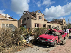 Jak pomoci postiženým katastrofou? Sbírkou, oblečením i lístky na koncert