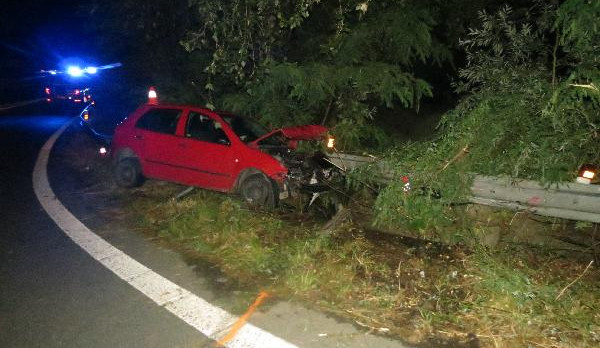 Řidič v Hradci nadýchal tři promile, hrozí mu rok vězení