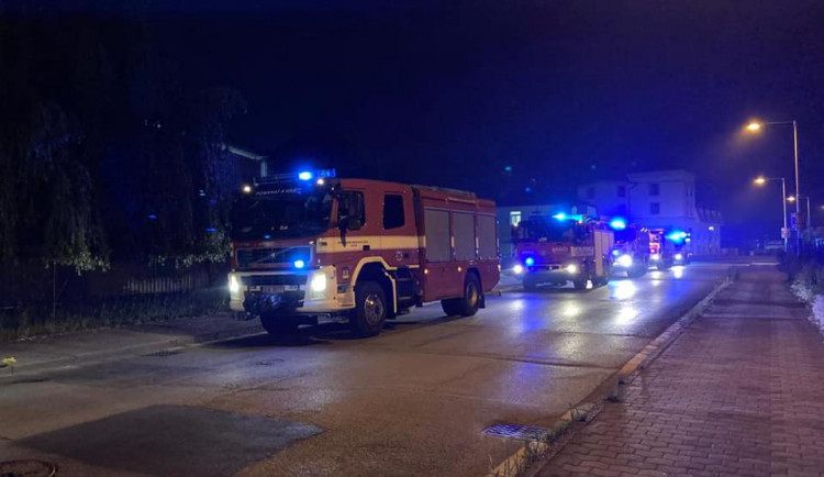 Noční požár ve výrobní hale v České Lípě způsobil škodu za šest milionů