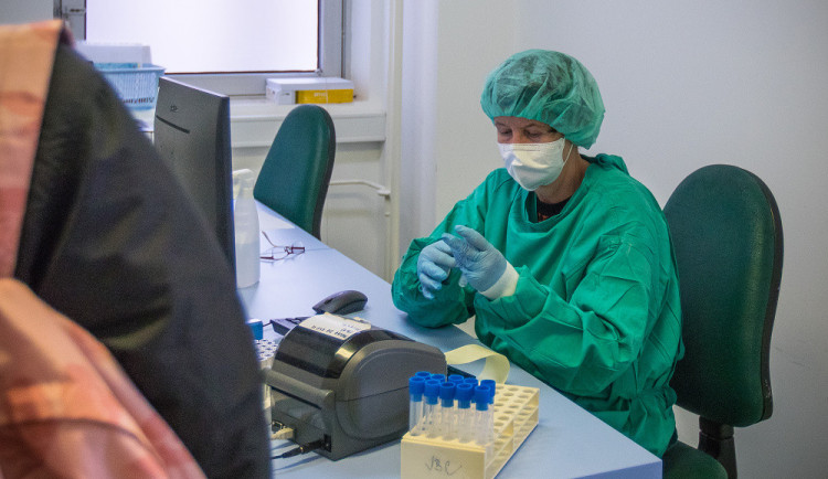 Nákaza mutací delta se potvrdila u dalších dvou návštěvníků klubu Bunkr