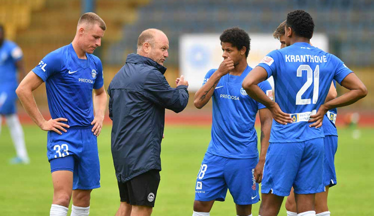 Potřebujeme ještě dva tři kvalitní hráče, říká trenér Slovanu Pavel Hoftych