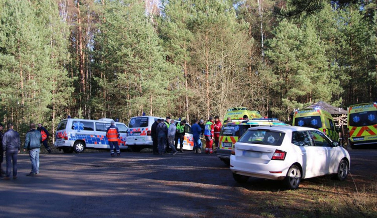 Sanitky kontaminované při výbuchu v Hamru už u záchranky jezdit nebudou. Dostanou je hasiči nebo červený kříž