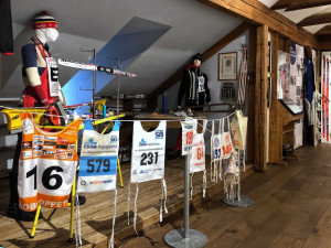 Legendy českého lyžování zavítaly do Jablonce. Výstava Vítězové bílé stopy je stále otevřena