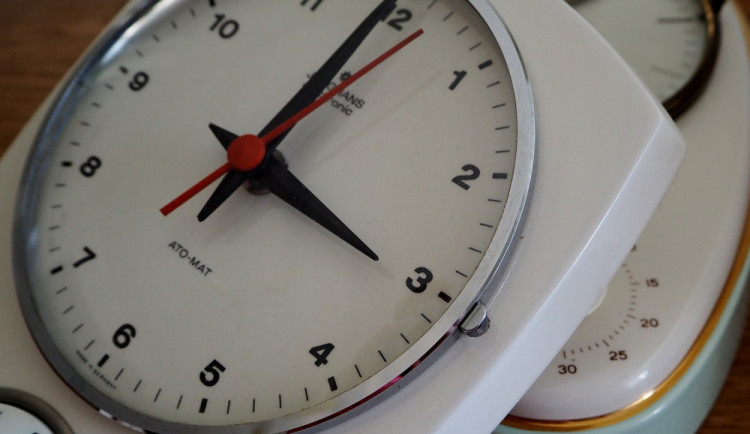 Konec střídání letního a zimního času se odkládá o dalších pět let