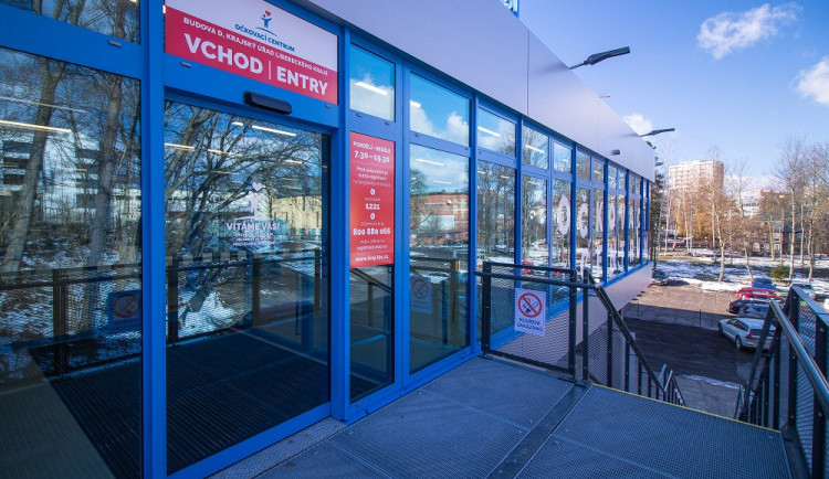 V Liberci se začne očkovat bez registrace. Bude to v očkovacím centru u krajského úřadu