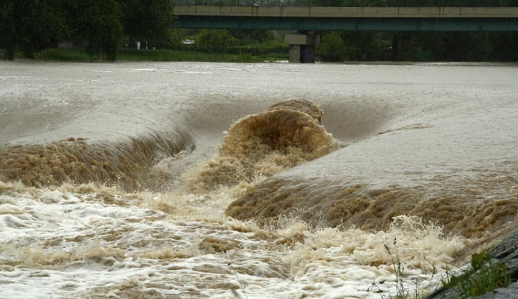 Varování před povodněmi by v Liberci měla zlepšit stovka hlásičů, čidla i sirény