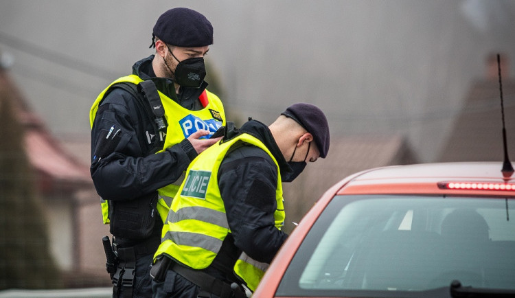 Tisícovky policistů budou ode dneška do pátku kontrolovat dodržování rychlosti