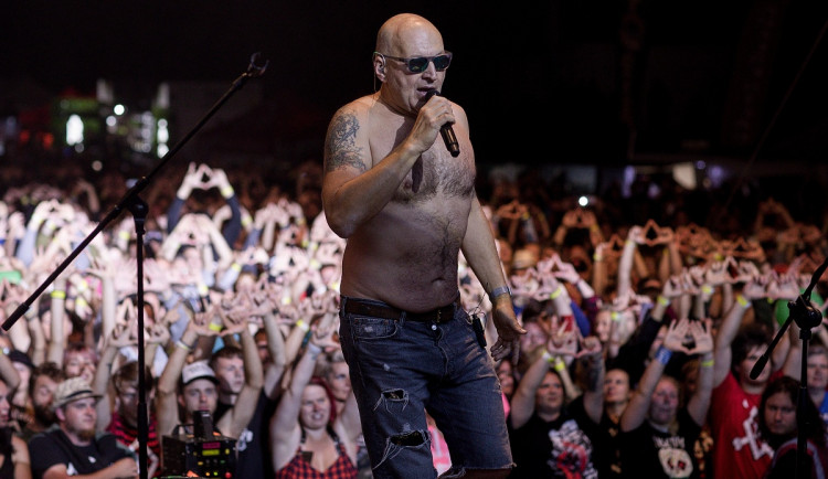 Keltská po šestadvacáté. Na doskočišti harrachovského mamutu zahrály Tři sestry nebo Wohnout