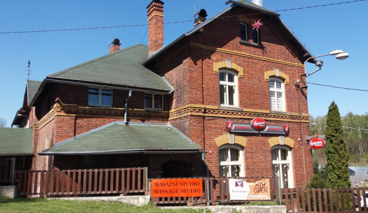 Pronájem zavedené restaurace v lukrativní lokalitě