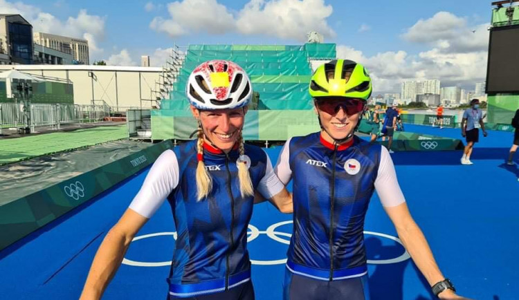 Petra Kuříková (vlevo) si účastí na olympiádě splnila svůj sen