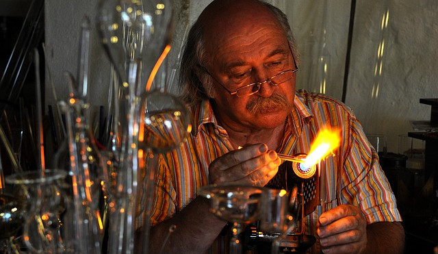 O zapsání ruční výroby skla na seznam UNESCO usiluje šest zemí včetně Česka