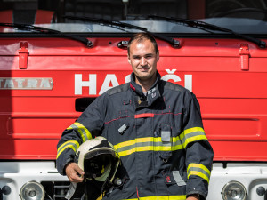 Nikdy bych nechtěl vyjíždět k rodině nebo přátelům, prozradil hasič Kamil Socha