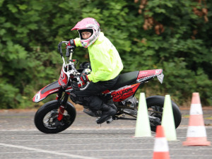 Motorkáři můžou otestovat své schopnosti a zdokonalit se. Moto Gymkhana míří do Liberce