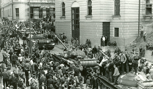 SRPEN 1968: Invazi ohlásila letadla nad Ještědem a tanky v ulicích