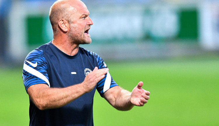 Potřebujeme to zlomit haluzáckým gólem, komentuje bilanci bez výhry trenér Slovanu Pavel Hoftych