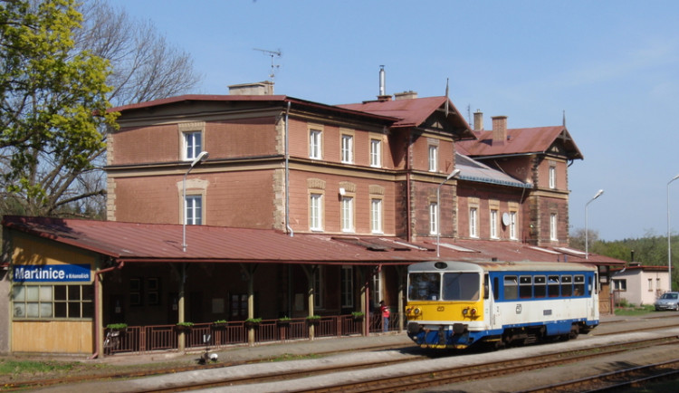 Karel_Hájek_Budova_stanice_a_810_565-2