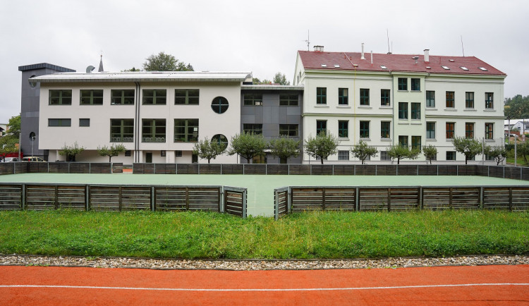 Do základní školy Na Výběžku v Liberci se po roční rekonstrukci vrátí děti