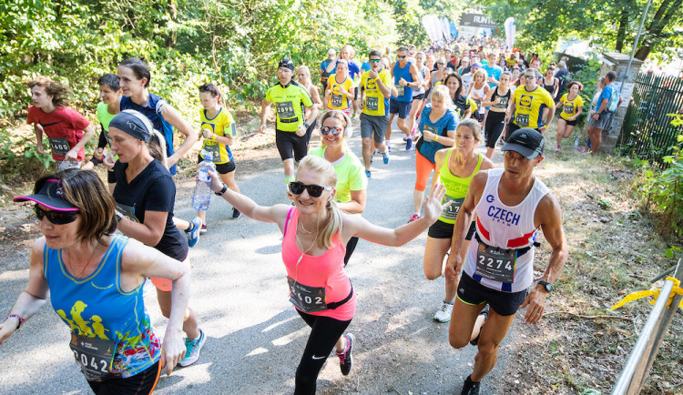 Rodinný běžecký závod ČEZ RunTour rozběhá 11. září Liberec