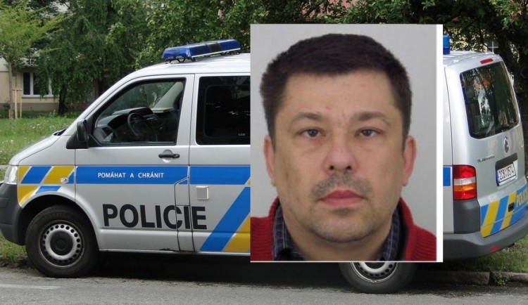 Muž se neozývá rodičům, má problémy s pohybem. Policie se obrací o pomoc na veřejnost