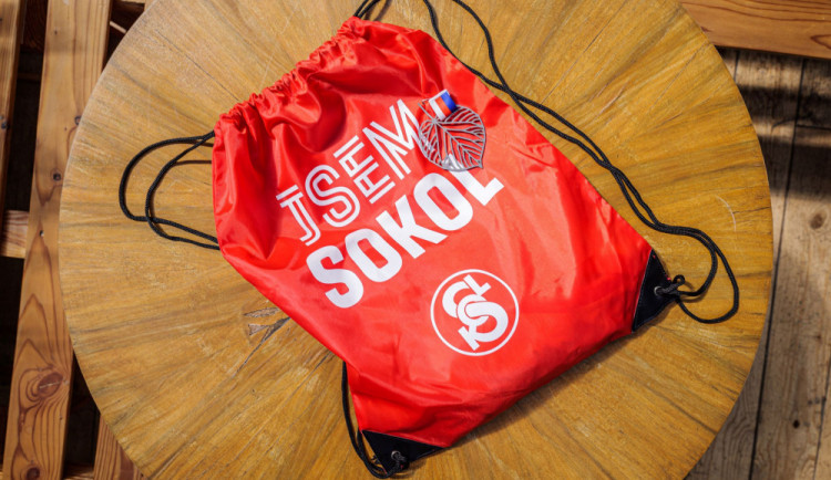 Krása a univerzalita v jednom. Účastníci Sokolského běhu republiky získají originální medaili navrženou Jakubem Flejšarem