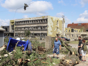 Jablonec podpoří obnovu tří škol a jedné školky poničených tornádem milionem korun