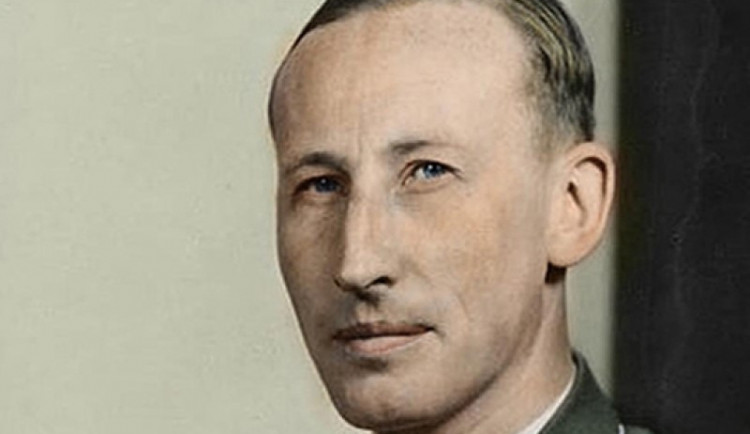 Čechy převychovat, nebo postavit ke zdi. Před 80 lety převzal správu českých zemí Heydrich