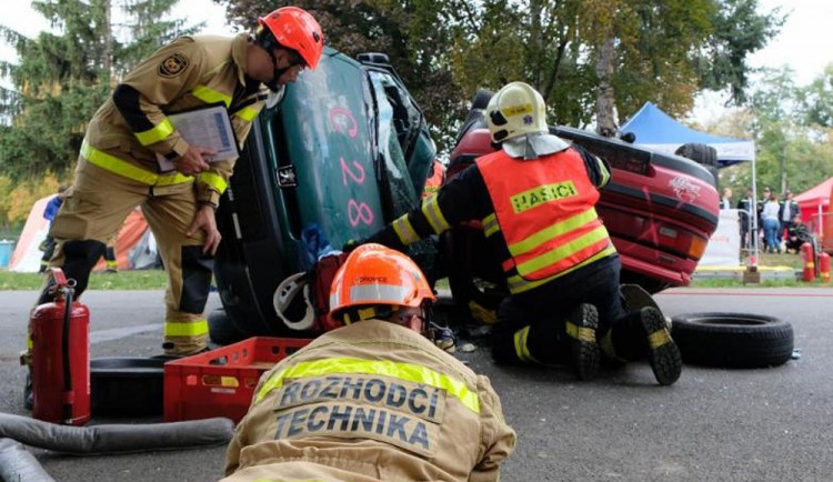 Hasiči z Frýdlantu zabodovali na MČR ve vyprošťování. Domů dovezli stříbro