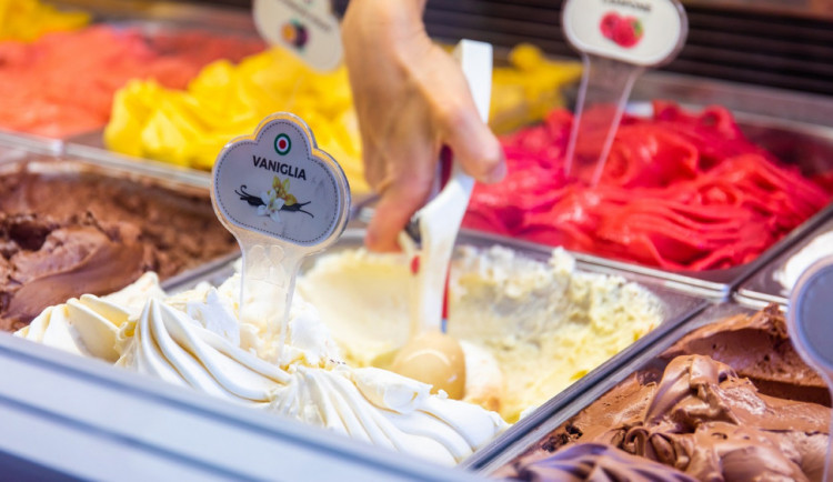 Hygienici v létě odebrali 23 vzorků zmrzlin. Deset nevyhovělo