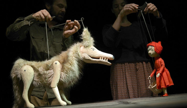 Naivní divadlo uvede loutkovou Červenou karkulku v netradičním podání