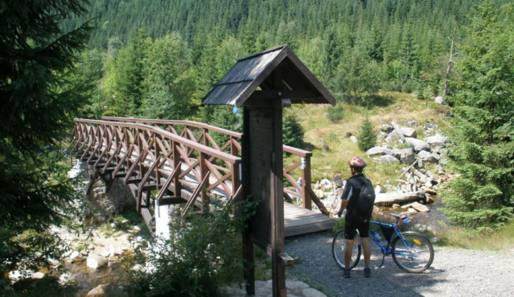 Do zimy bude hotový nový most z Jizerky na Orle