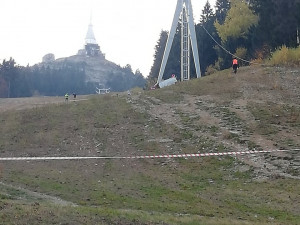 Na Ještědu se zřítila kabina lanovky. Zemřel strojvůdce
