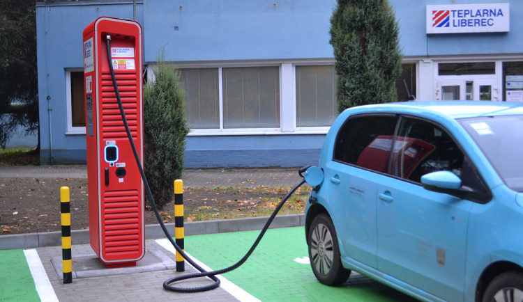 Liberecká teplárna reaguje na moderní trendy. Nabízí nejvýkonnější dobíječku elektromobilů