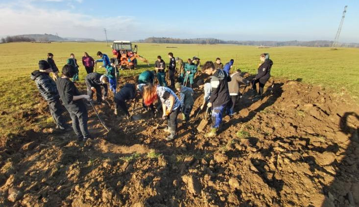 Studenti ve Frýdlantu navrací vodu do polí. Vytvořili několik tůní