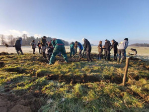 Studenti ve Frýdlantu navrací vodu do polí. Vytvořili několik tůní