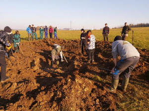 Studenti ve Frýdlantu navrací vodu do polí. Vytvořili několik tůní