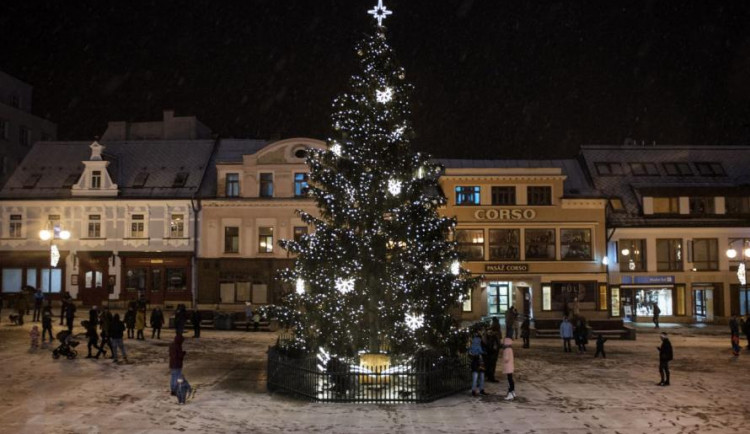 V Jablonci plánují slavnostní rozsvícení vánočního stromu i oblíbené trhy