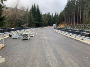 Rekonstrukce mostu Na Mýtě na silnici I/10 u Harrachova skončí v pátek