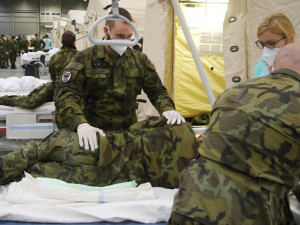 Nemocnicím v Libereckém kraji pomohou vojáci, první nastoupí v úterý do Jablonce