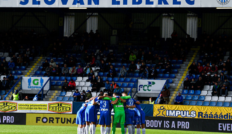 Na Slovan může jen tisíc diváků. Přednost mají permanentkáři po očkování nebo prodělaném covidu