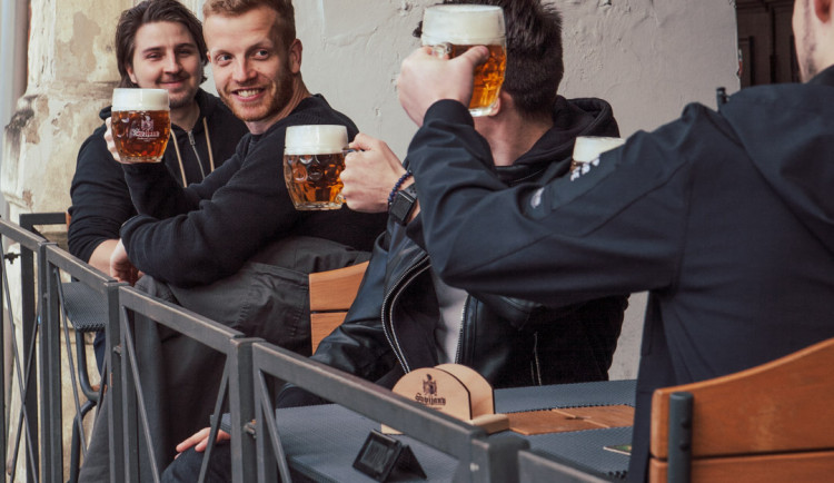 Svijany ve vánočním šatu. Pivovar uvádí na trh speciální balení piva