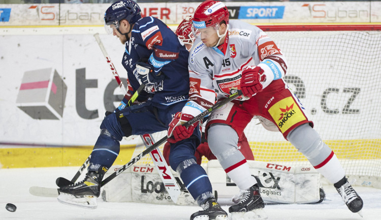 Tygři dvěma góly ve třetí třetině otočili utkání proti Hradci