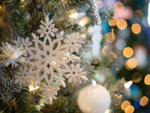 Centrum Amelie spustilo prodej vánočních ozdob. Nákupem lidé podpoří onkologicky nemocné