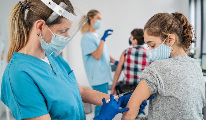 S očkováním dětí do jedenácti let se zatím v krajských očkovacích centrech nepočítá