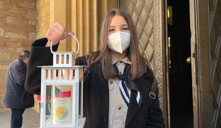 Skauti přivezli do Česka Betlémské světlo. Do Liberce dorazí vlakem v sobotu