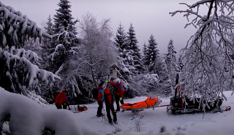 Cvičení se změnilo v ostrou akci. Horská služba hledala v Jizerkách zbloudilou turistku