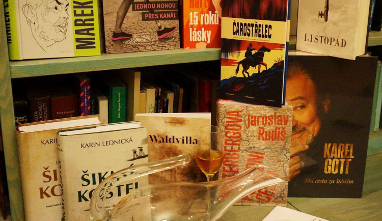 Dárek na poslední chvíli? Knihu koupíte i na Štědrý den