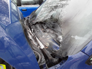 Vánoční zásahy hasičů: Dopravní nehody i požáry aut a chalup